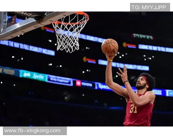 半场表现惨淡亨特仅得2分贾勒特阿伦更是低迷仅得4分