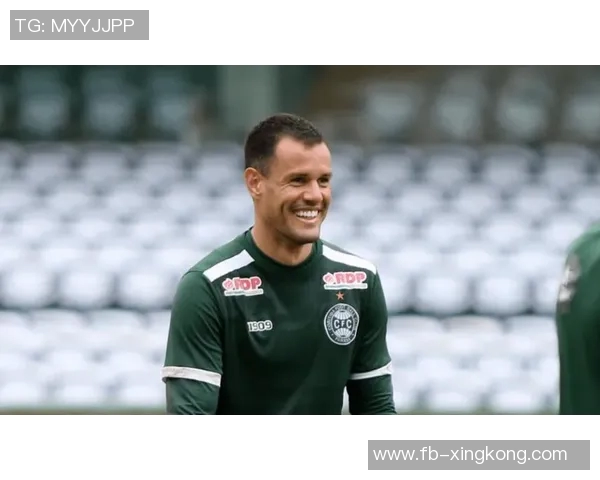 巴媒报道科里蒂巴与辽宁铁人争抢福塔雷萨前锋洛佩斯的转会消息